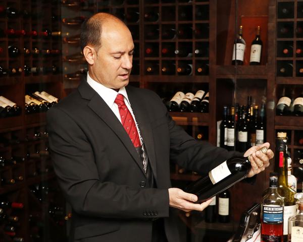 Raúl Miguel. Sumiller restaurante Zalacaín. Blecua