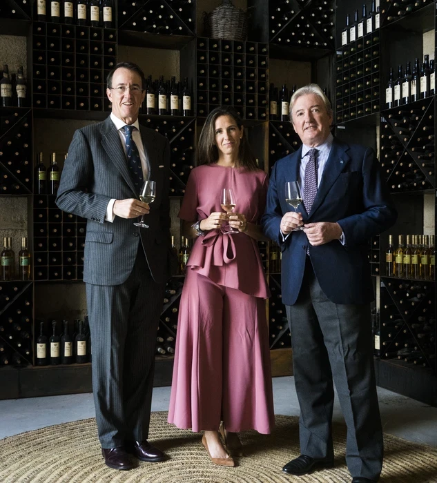  Mauricio González-Gordon, Victoria González-Gordon y Pedro Rebuelta González, miembros de la 5ª generación de la familia González.